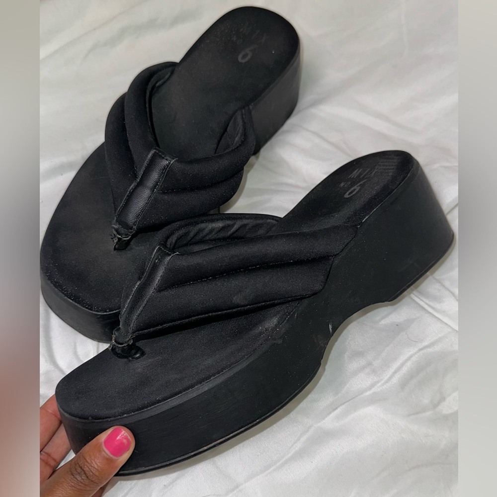 Black Platform Flip Flop Sandals